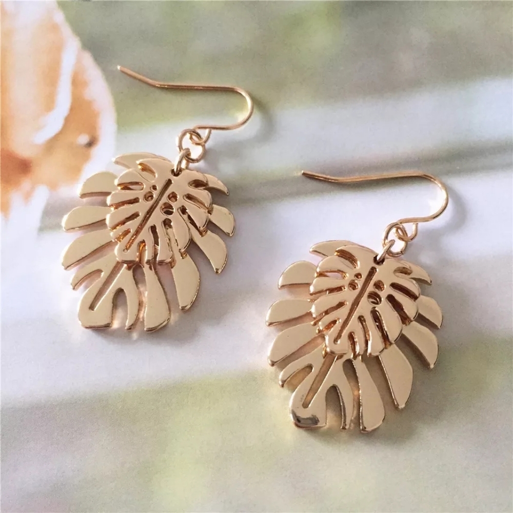 Vintage Drop Leaf Gold Earrings - Picture 1 of 5